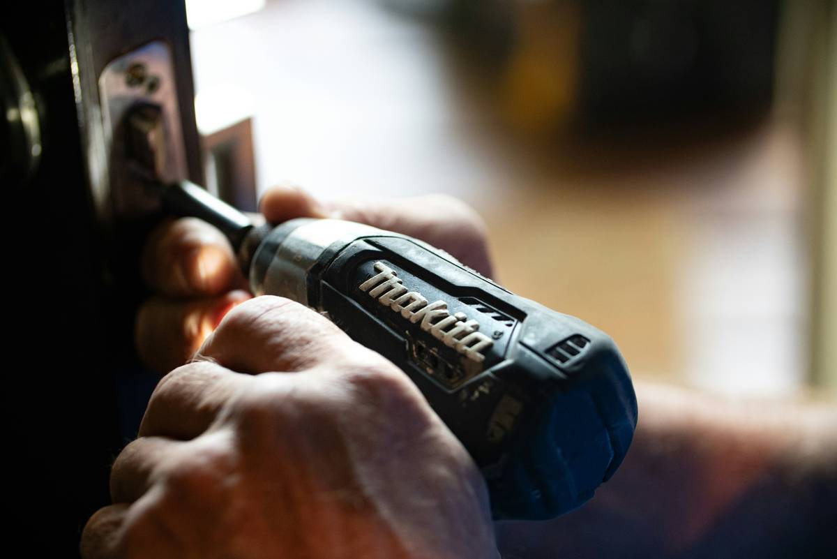 Electric Heat Gun: 7 Proven Tips to Avoid Costly Mistakes